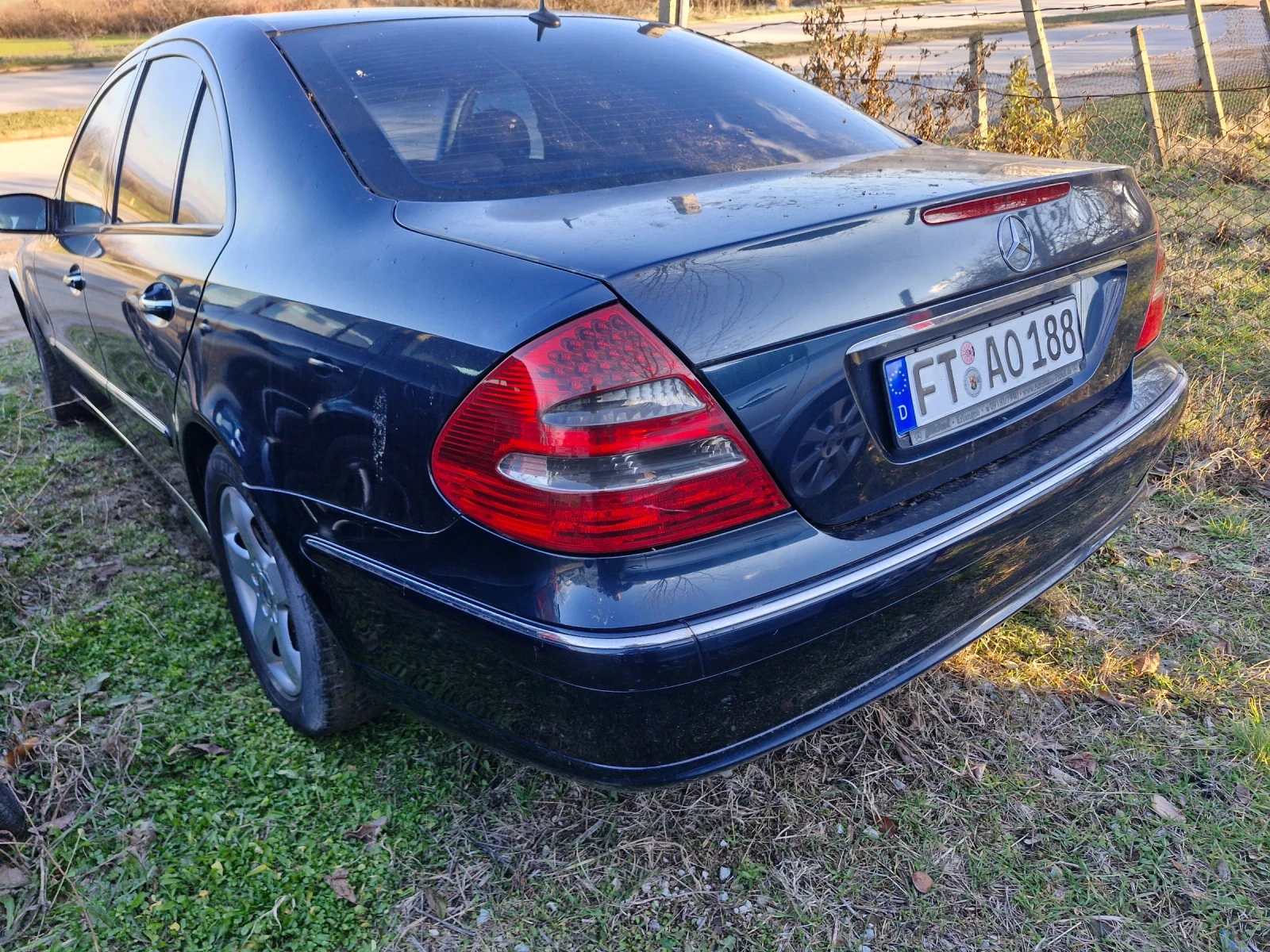Mercedes-Benz E 270  - изображение 4