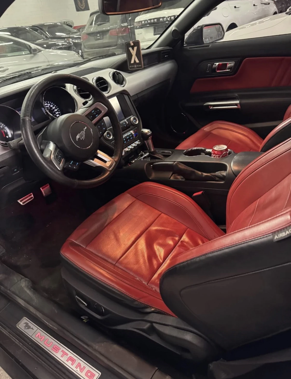 Ford Mustang EcoBoost | Червен Салон | Обдухване | Автоматик | , снимка 6 - Автомобили и джипове - 53739358