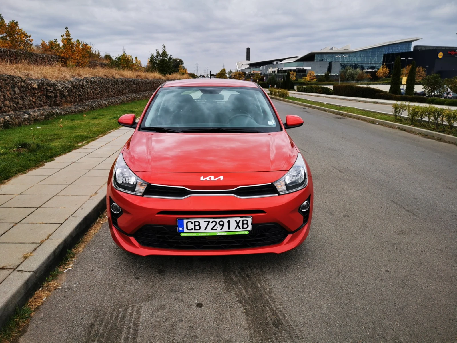 Kia Rio 1890Евро за получаване, 1.0 T-GDI автоматик-DCT7, снимка 2 - Автомобили и джипове - 55182745