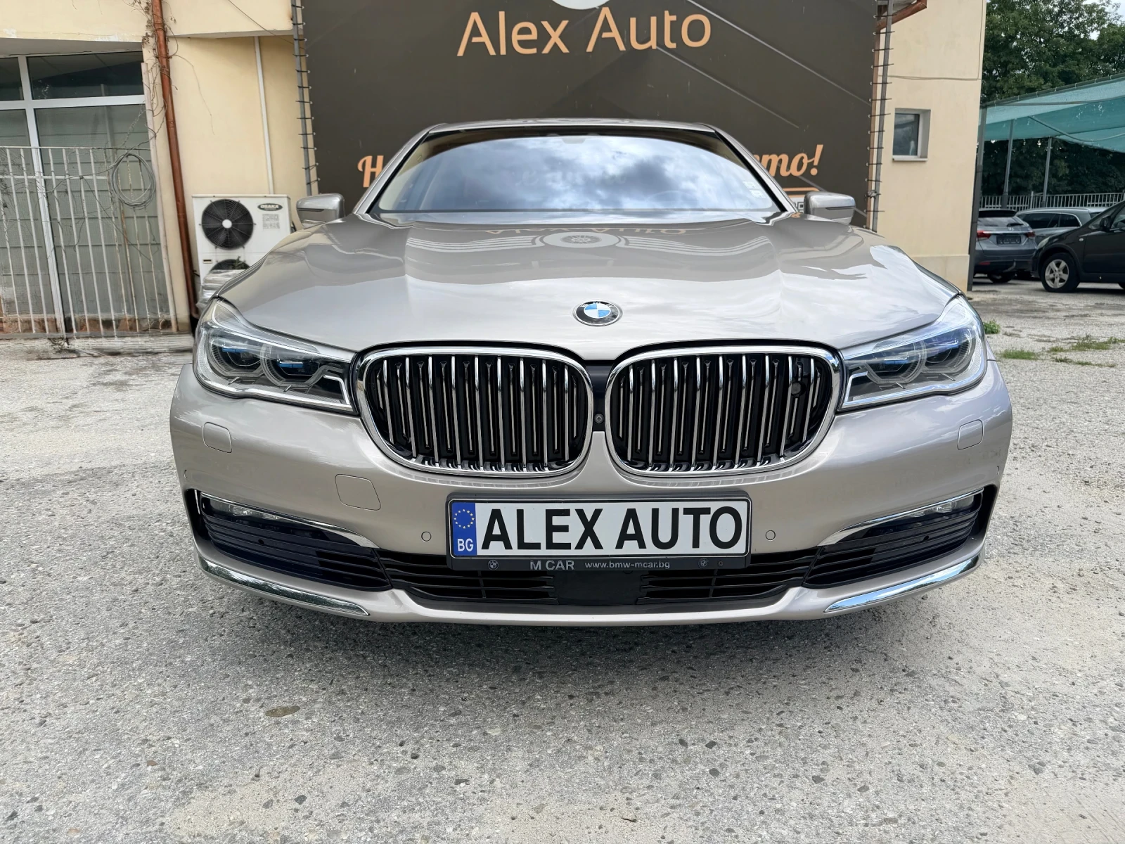 BMW 740 xDrive/ДоказуемПробег/Първи собственик/FULL, снимка 2 - Автомобили и джипове - 55187961