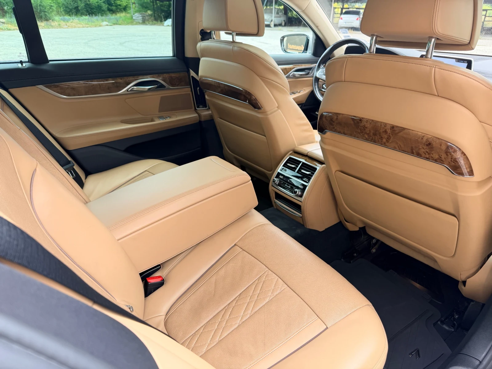 BMW 740 xDrive/ДоказуемПробег/Първи собственик/FULL, снимка 17 - Автомобили и джипове - 55187961