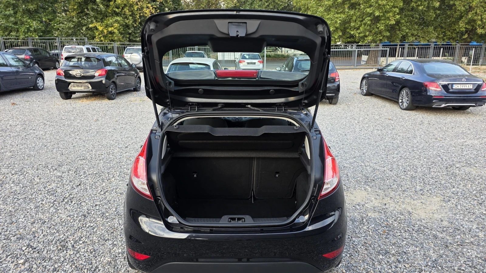 Ford Fiesta, снимка 15 - Автомобили и джипове - 56111363