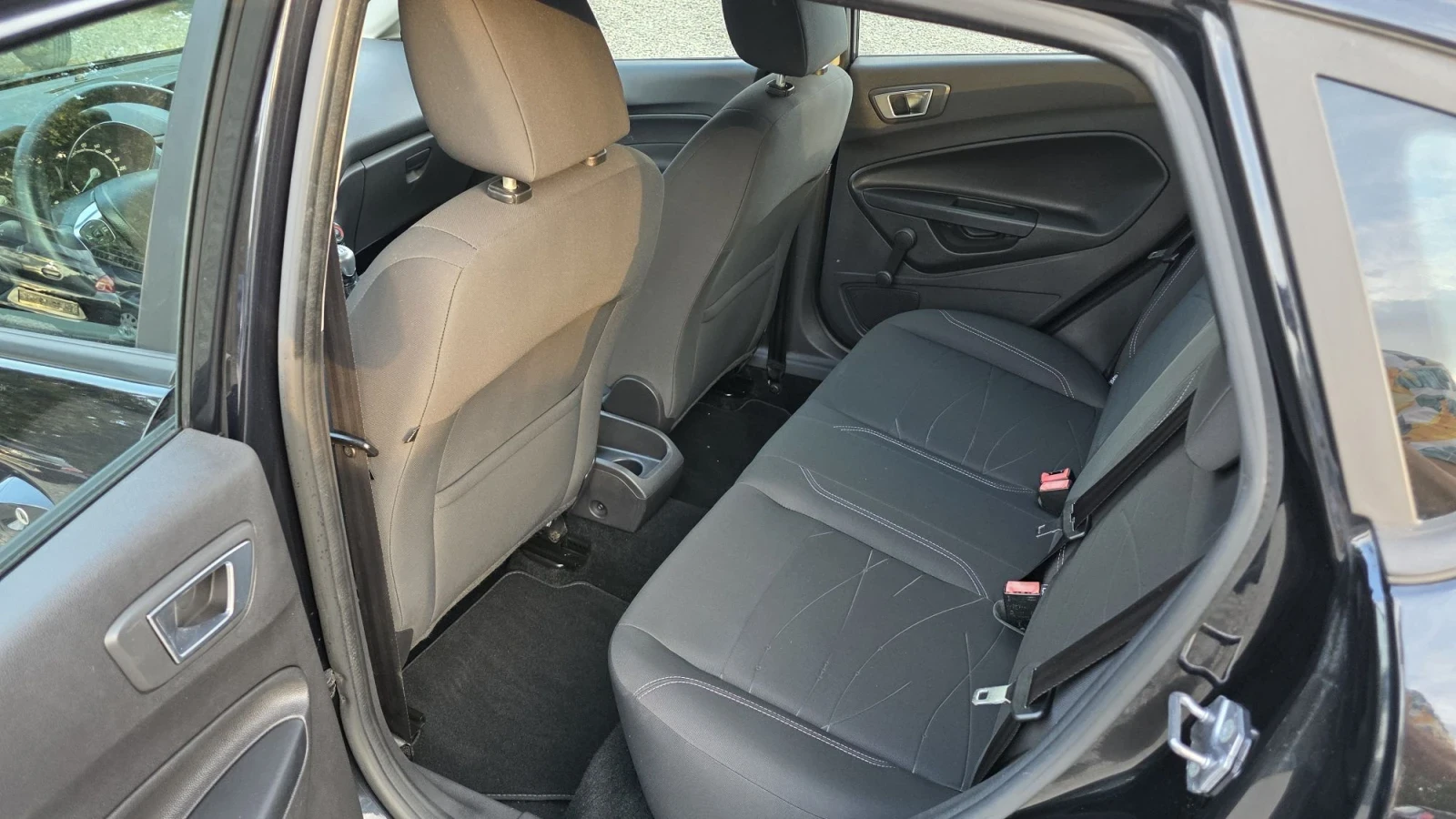 Ford Fiesta, снимка 11 - Автомобили и джипове - 56111363