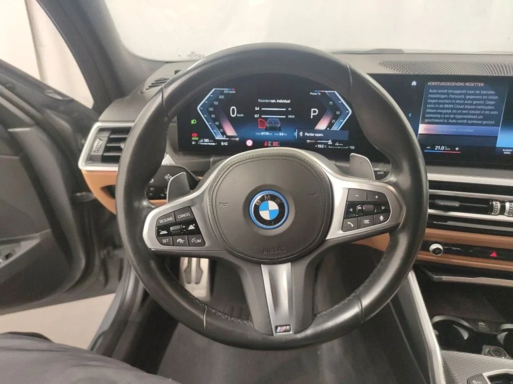 BMW 320 Reeks Touring Leather Navi LED, снимка 10 - Автомобили и джипове - 56288098