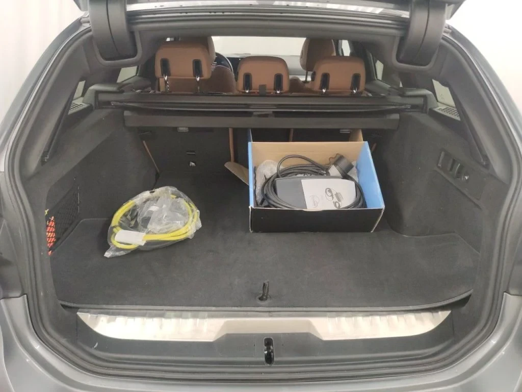 BMW 320 Reeks Touring Leather Navi LED, снимка 5 - Автомобили и джипове - 56288098