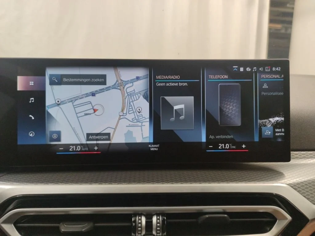 BMW 320 Reeks Touring Leather Navi LED, снимка 12 - Автомобили и джипове - 56288098