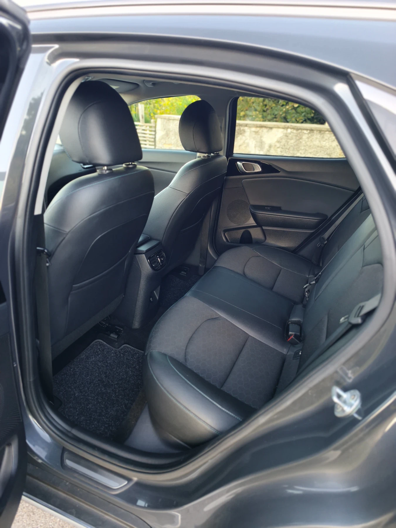 Kia XCeed, снимка 9 - Автомобили и джипове - 56372416