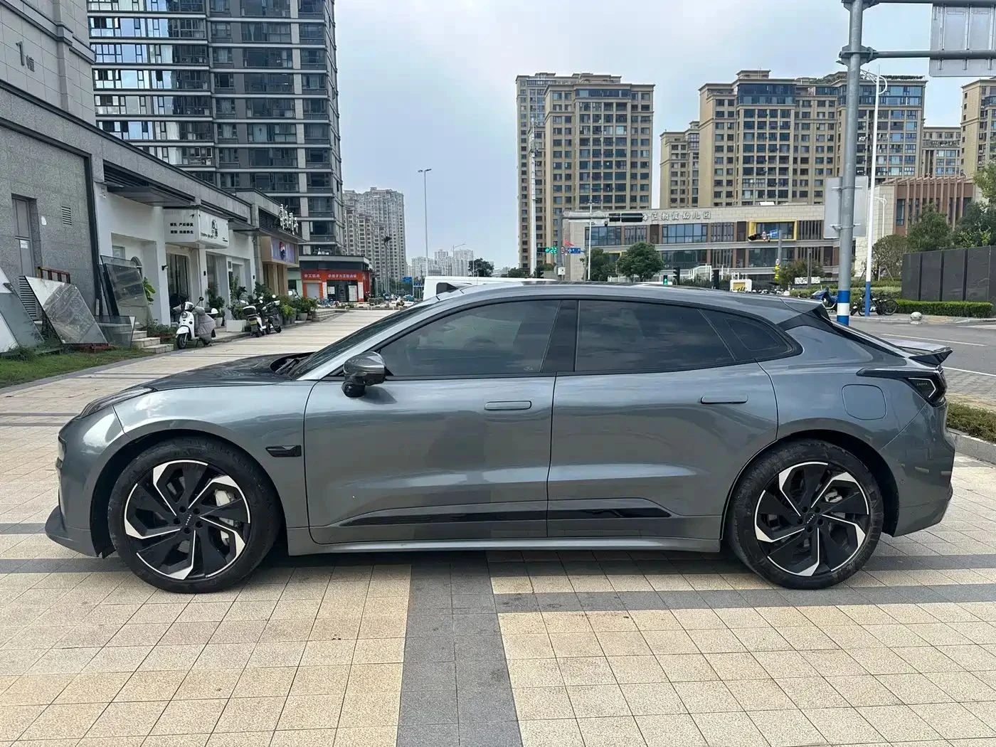 Zeekr 001, снимка 5 - Автомобили и джипове - 56685916