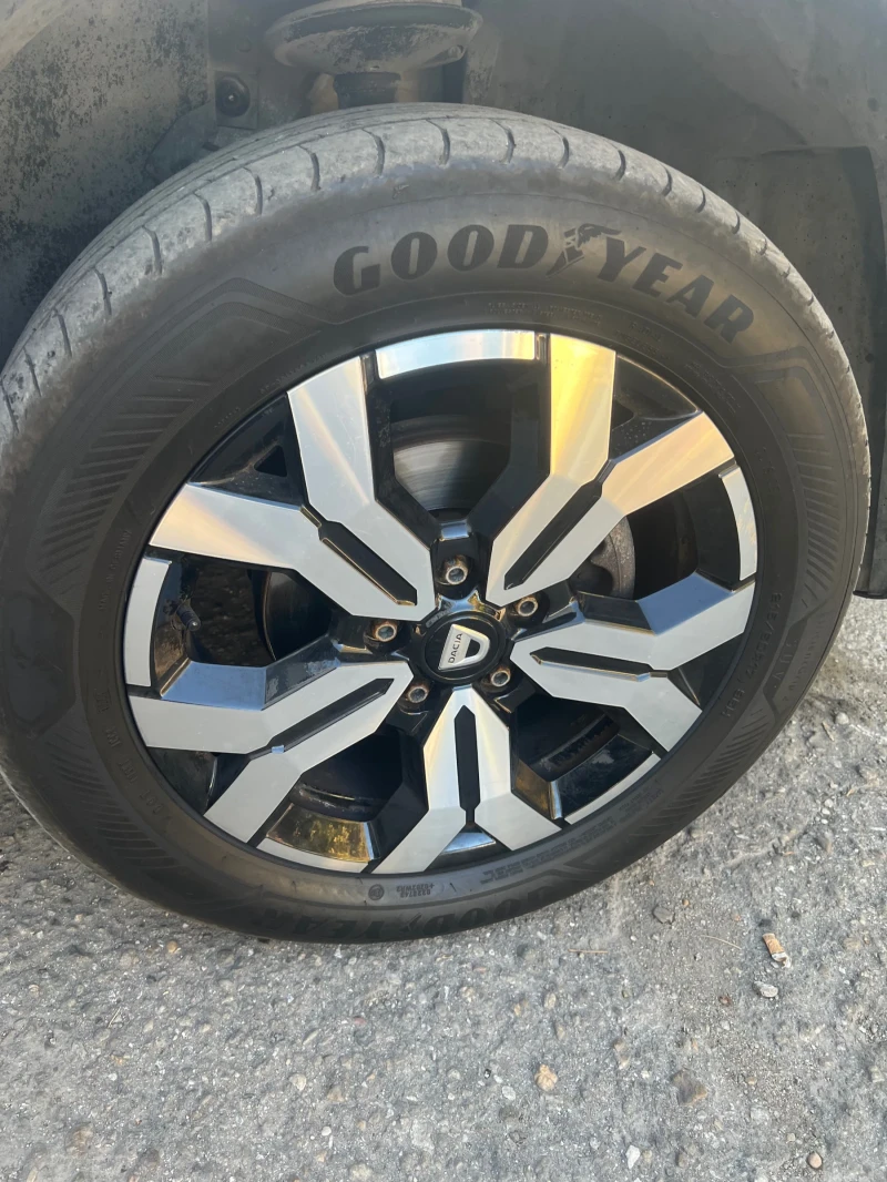 Dacia Duster 1.5DCI, снимка 10 - Автомобили и джипове - 52248338