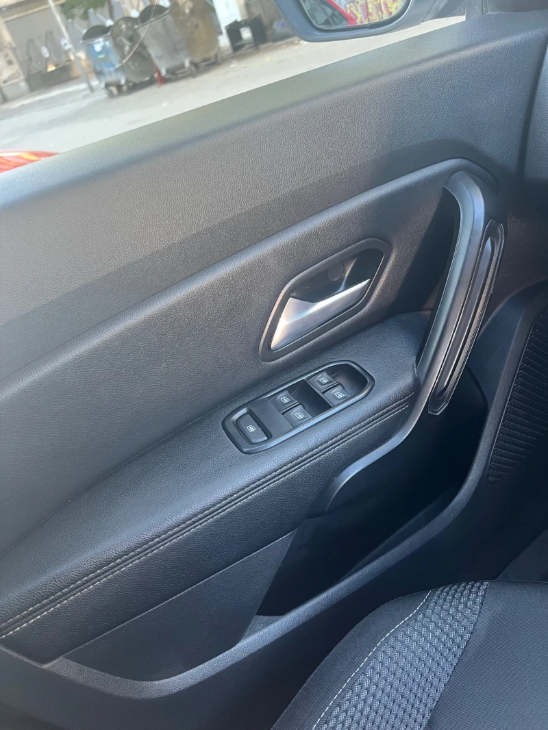 Dacia Duster 1.5DCI, снимка 8 - Автомобили и джипове - 52248338