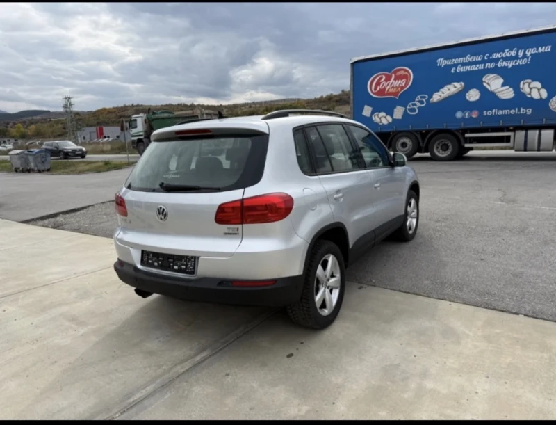 VW Tiguan 1.4TSI, снимка 11 - Автомобили и джипове - 53224394