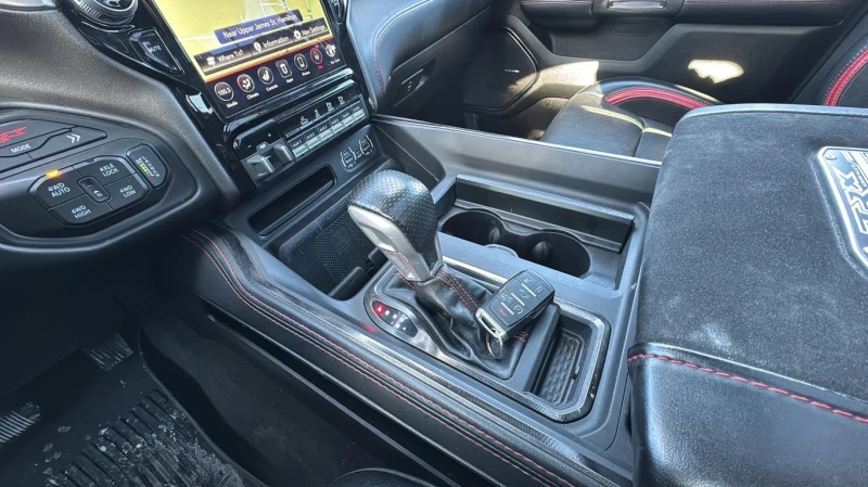 Dodge RAM 1500 / TRX / DISTRONIC / 360 / PANO / CARFAX, снимка 15 - Автомобили и джипове - 53237226