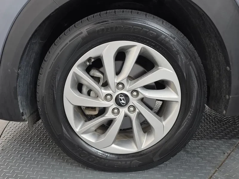 Hyundai Tucson 2.0 - САМО 30% АВАНС, снимка 5 - Автомобили и джипове - 56065853