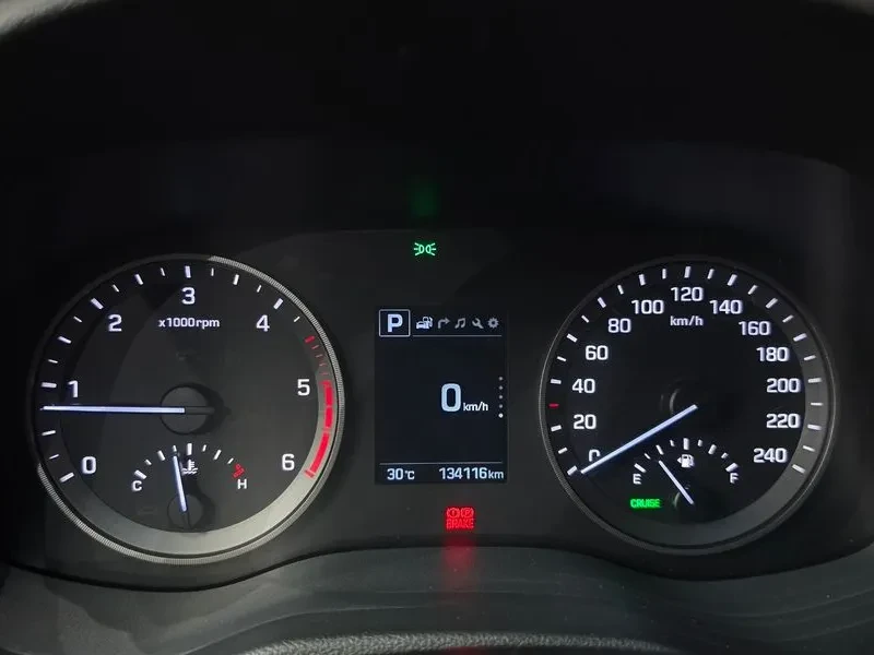 Hyundai Tucson 2.0 - САМО 30% АВАНС, снимка 8 - Автомобили и джипове - 56065853