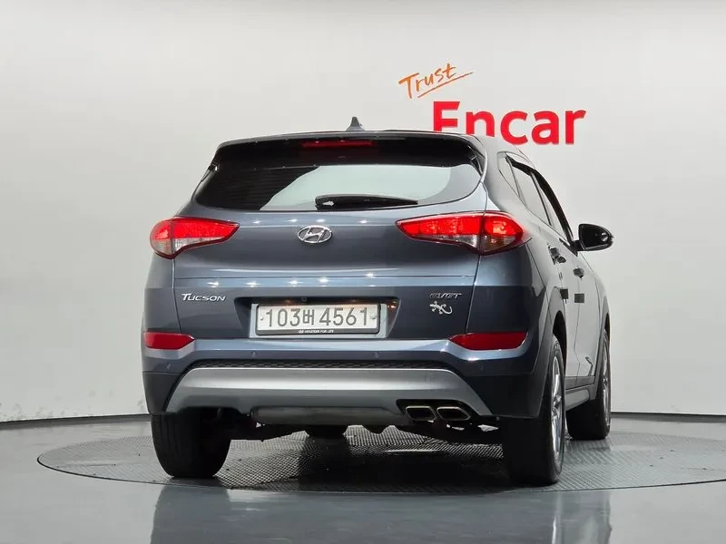 Hyundai Tucson 2.0 - САМО 30% АВАНС, снимка 4 - Автомобили и джипове - 56065853