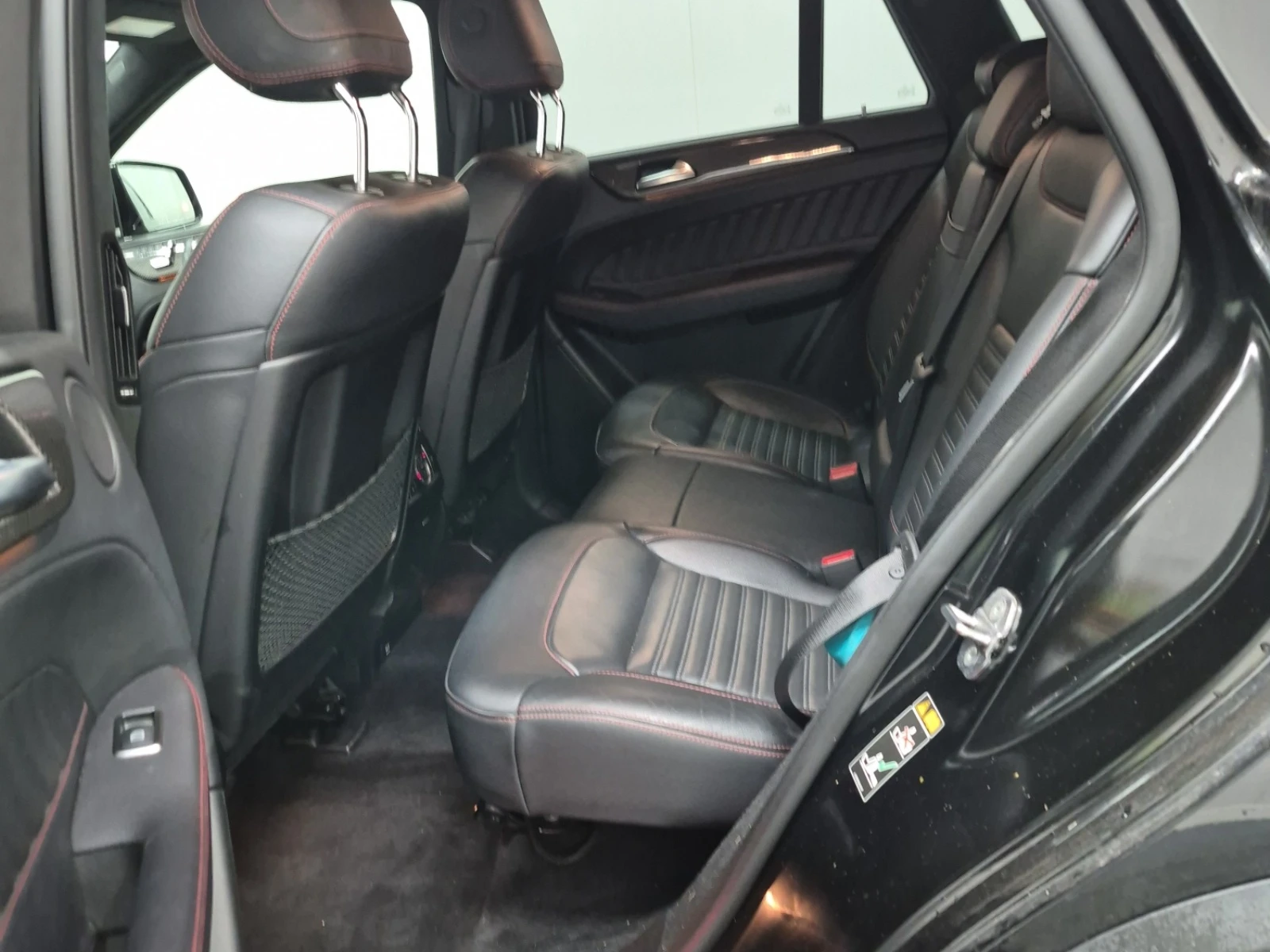 Mercedes-Benz GLC 43 AMG * * CARFAX * * АВТО КРЕДИТ * * БЕЗ ИНЦИДЕНТИ, снимка 12 - Автомобили и джипове - 54902667