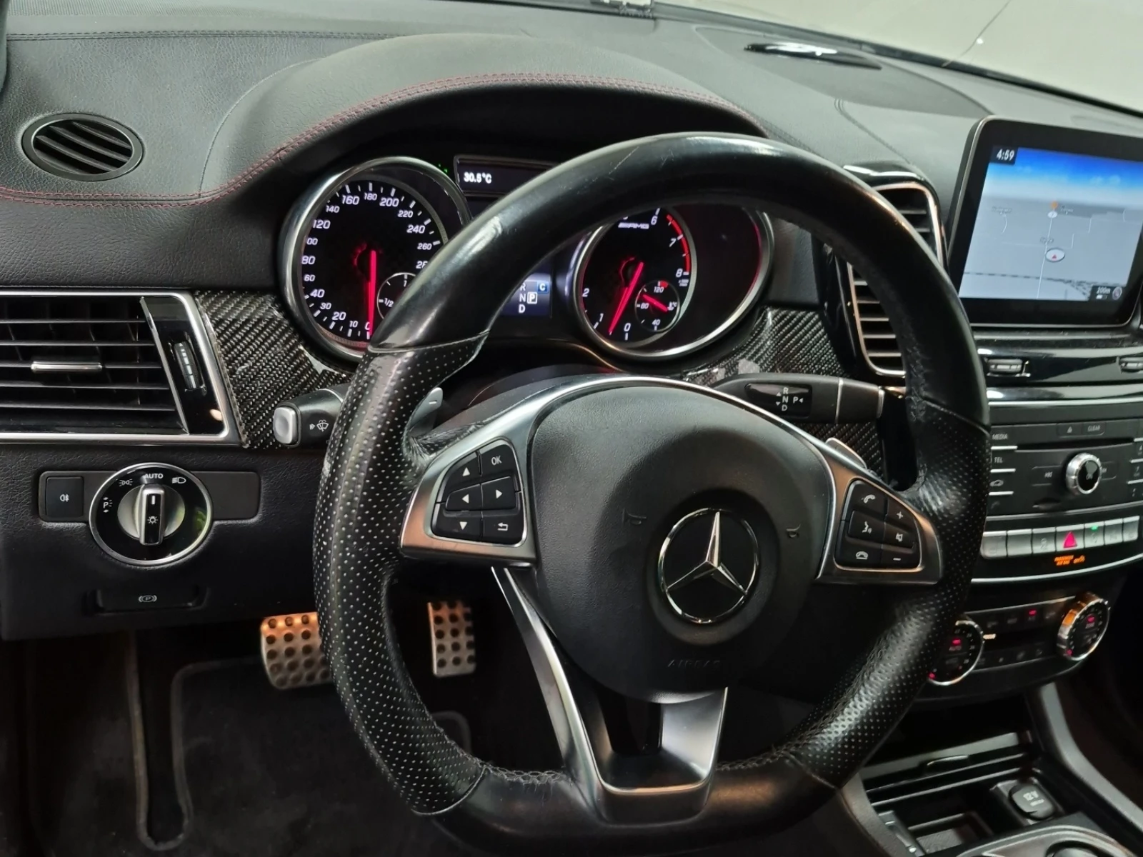 Mercedes-Benz GLC 43 AMG * * CARFAX * * АВТО КРЕДИТ * * БЕЗ ИНЦИДЕНТИ, снимка 7 - Автомобили и джипове - 54902667