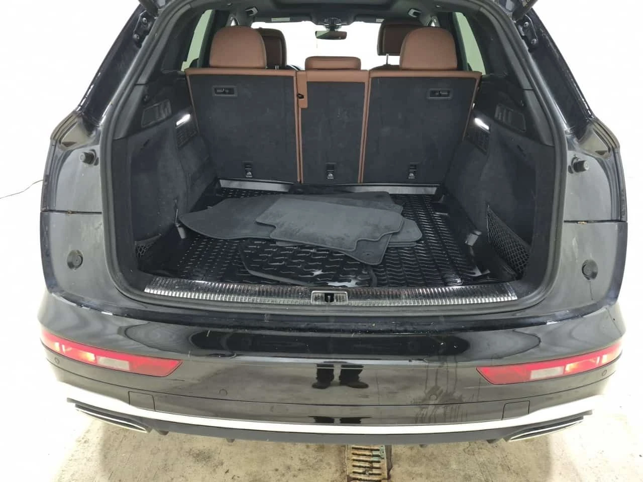 Audi Q5 TECHNIK/ПОДГРЕВ/ДИСТРОНИК/ПАНО/CARFAX/ФИНАНСИРАНЕ, снимка 14 - Автомобили и джипове - 54974792