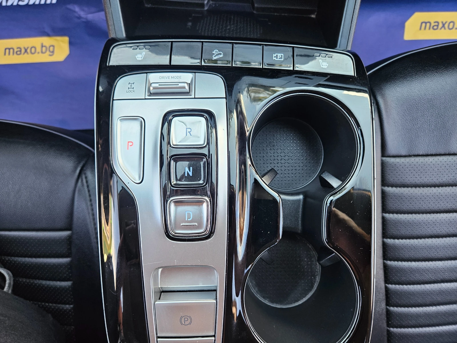 Hyundai Tucson 1.6 ПЕРФЕКТЕН 4x4 хибрид , снимка 13 - Автомобили и джипове - 55289327