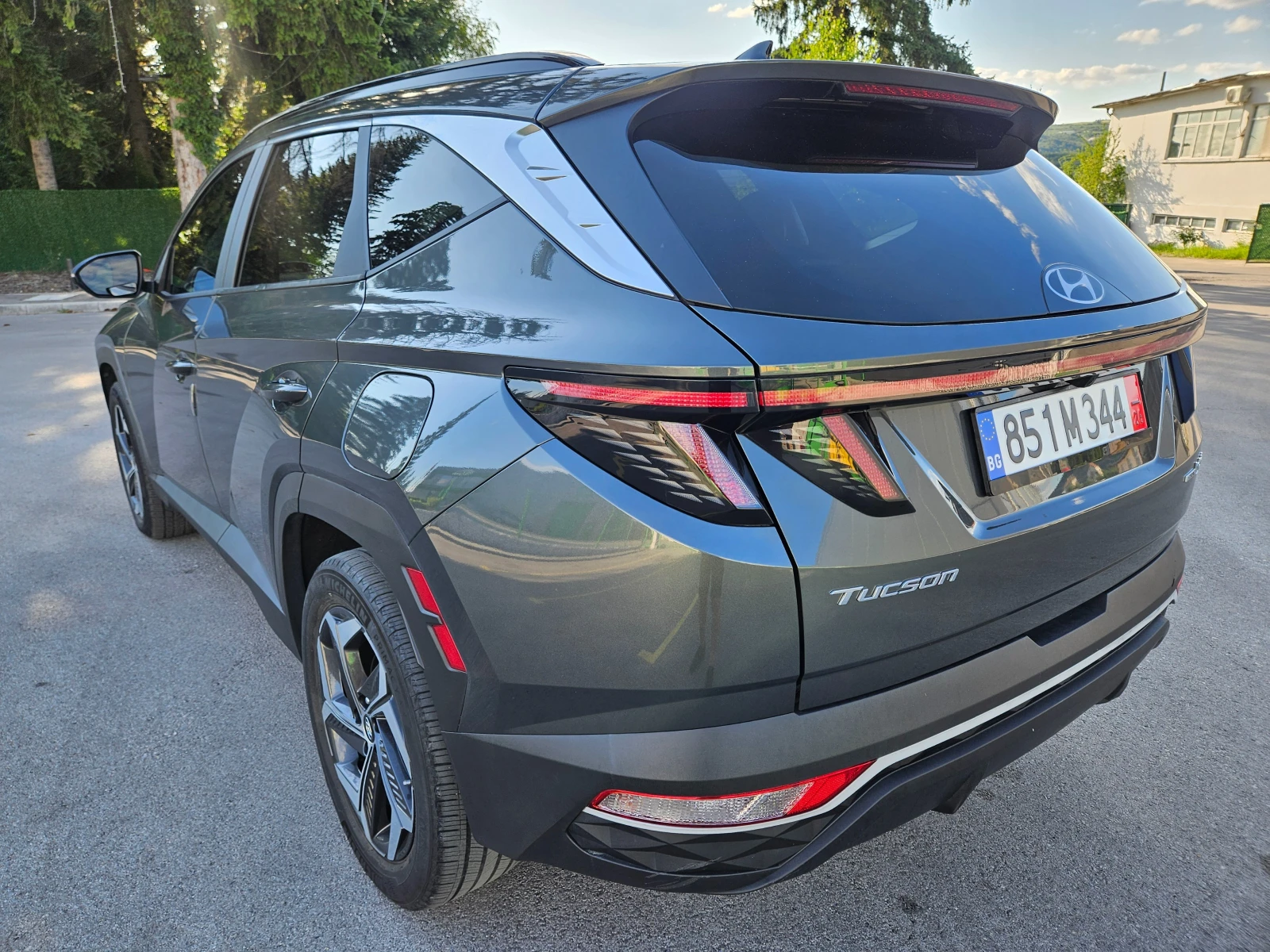 Hyundai Tucson 1.6 ПЕРФЕКТЕН 4x4 хибрид , снимка 6 - Автомобили и джипове - 55289327