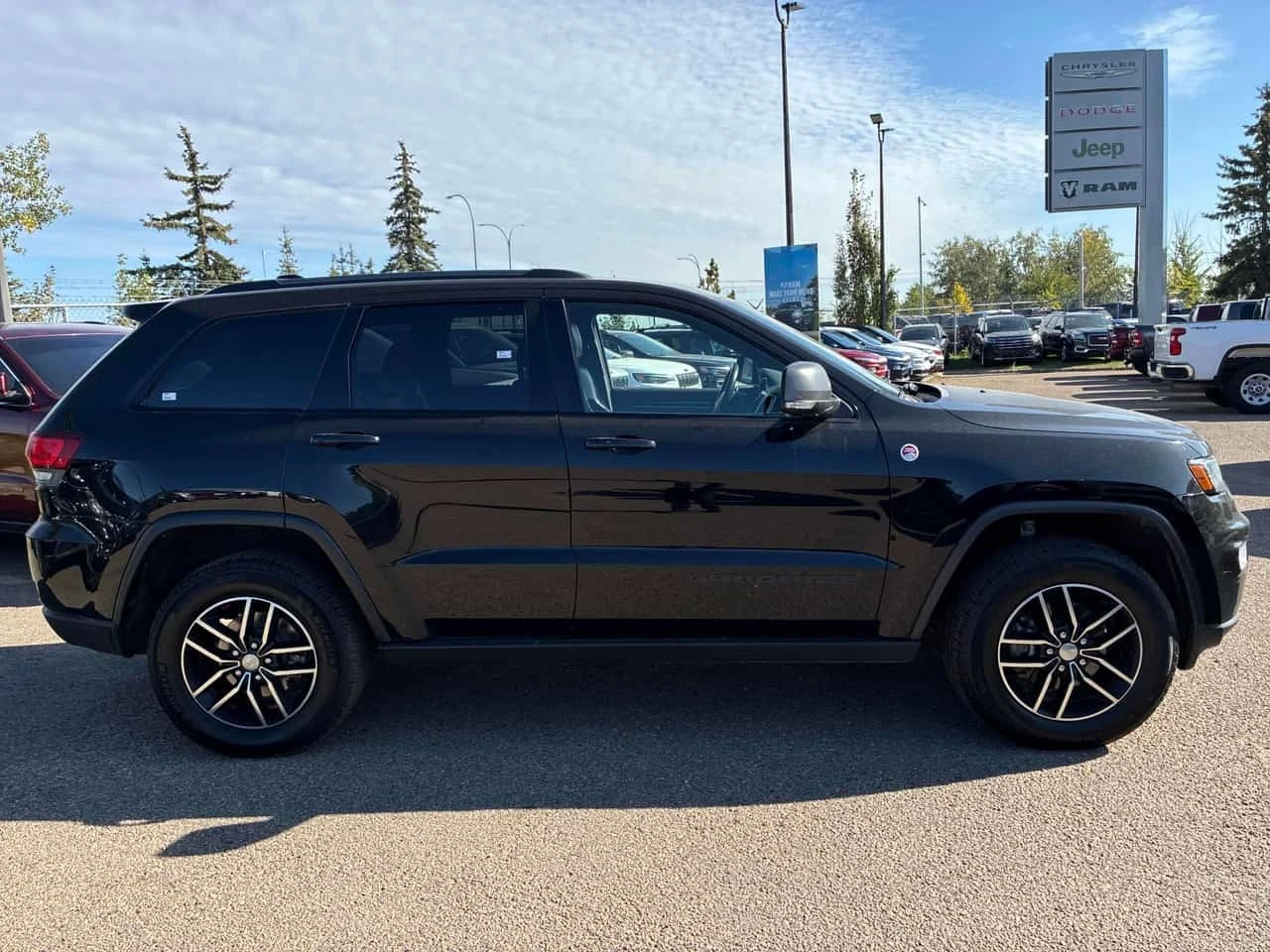 Jeep Grand cherokee * Trailhawk * АВТОКРЕДИТ БЕЗ ПЪРВОНАЧАЛНА ВНОСКА* , снимка 3 - Автомобили и джипове - 56237875