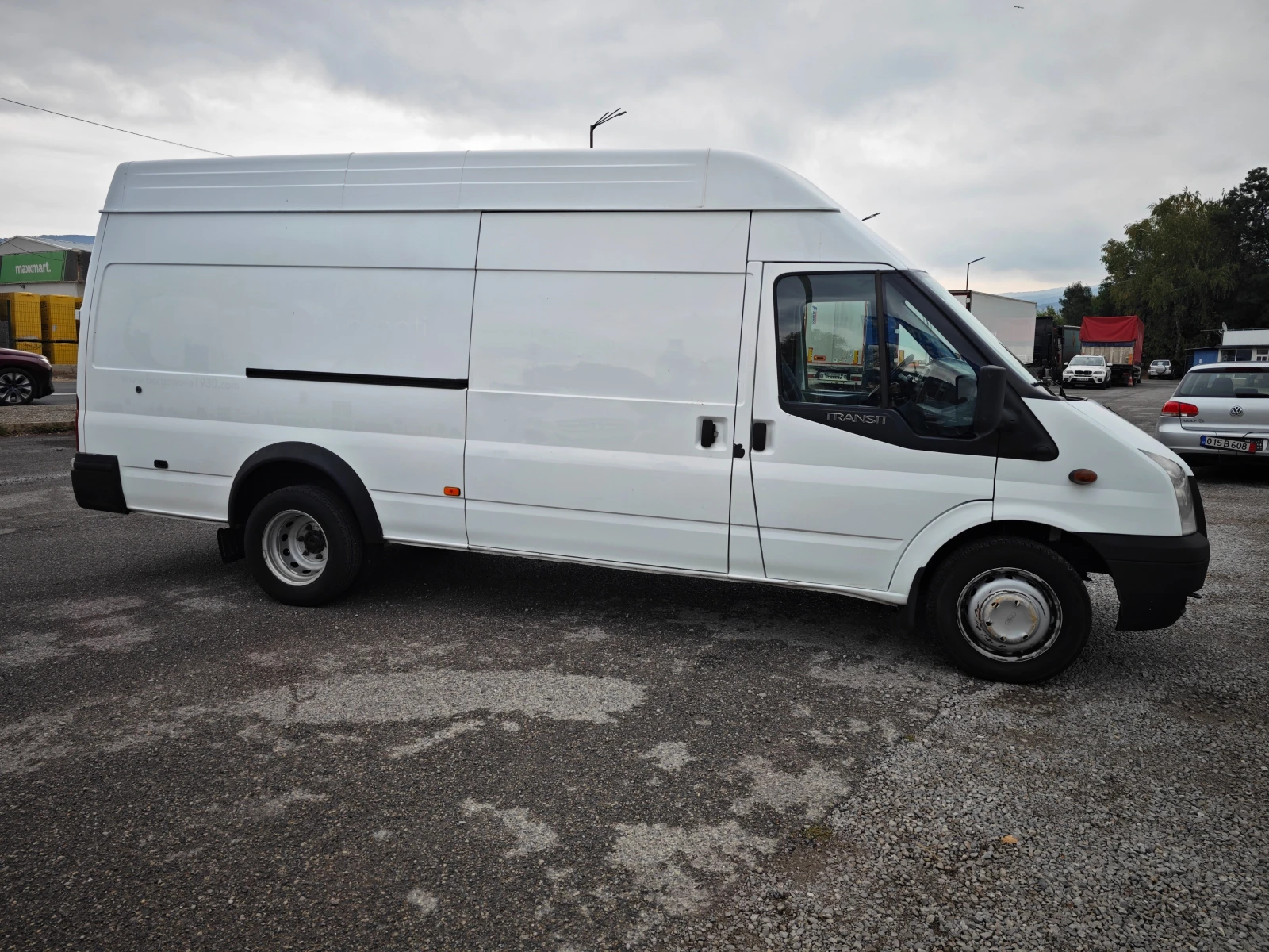 Ford Transit 2, 4 d JAMBO  - изображение 6