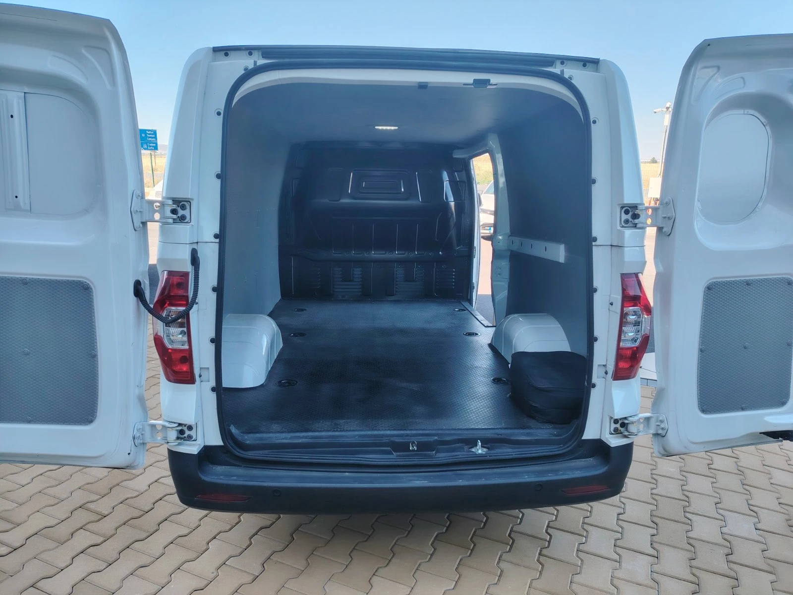 Maxus e3 Deliver L2, снимка 10 - Бусове и автобуси - 55997119