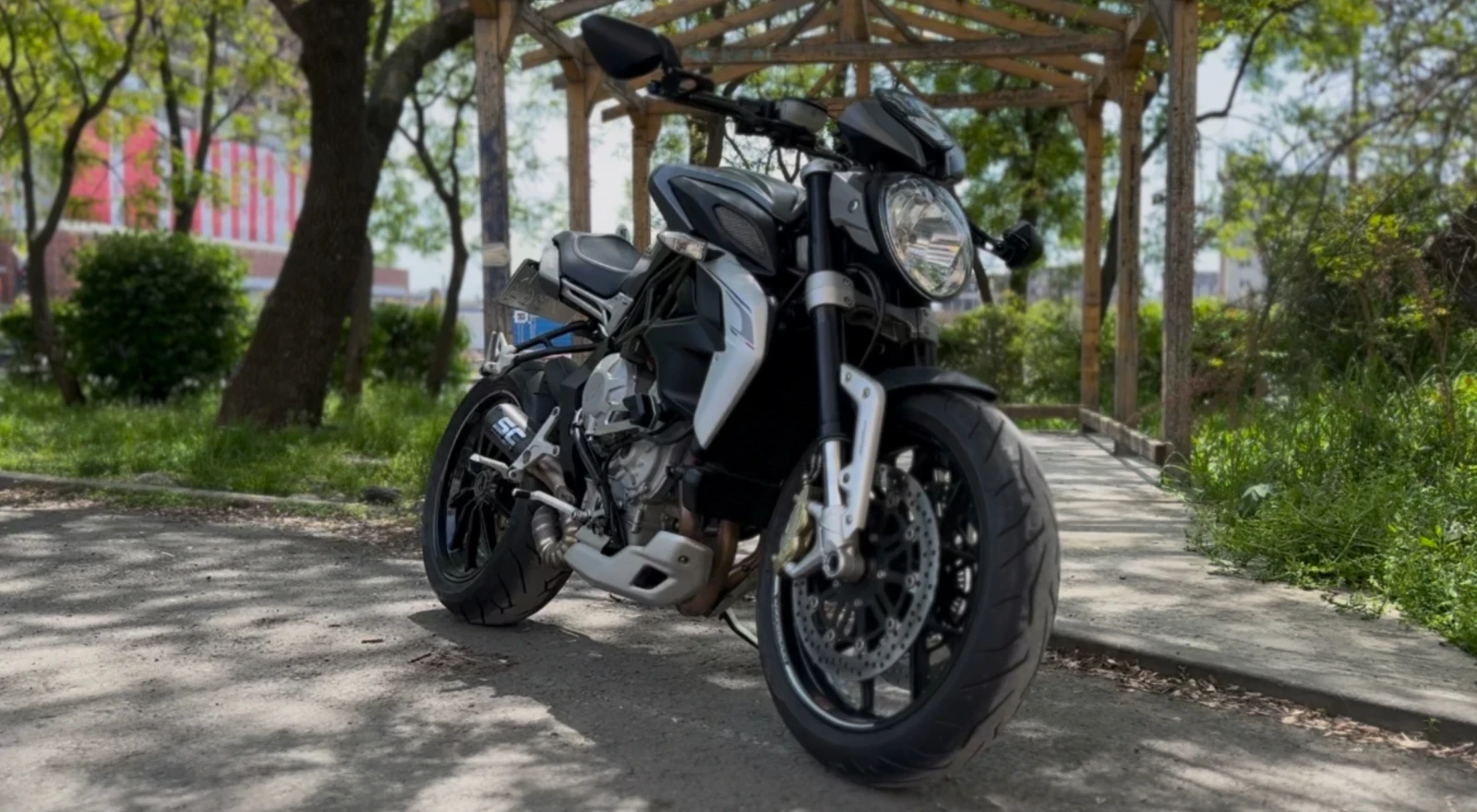 MV Agusta Brutale Dragster  - изображение 4