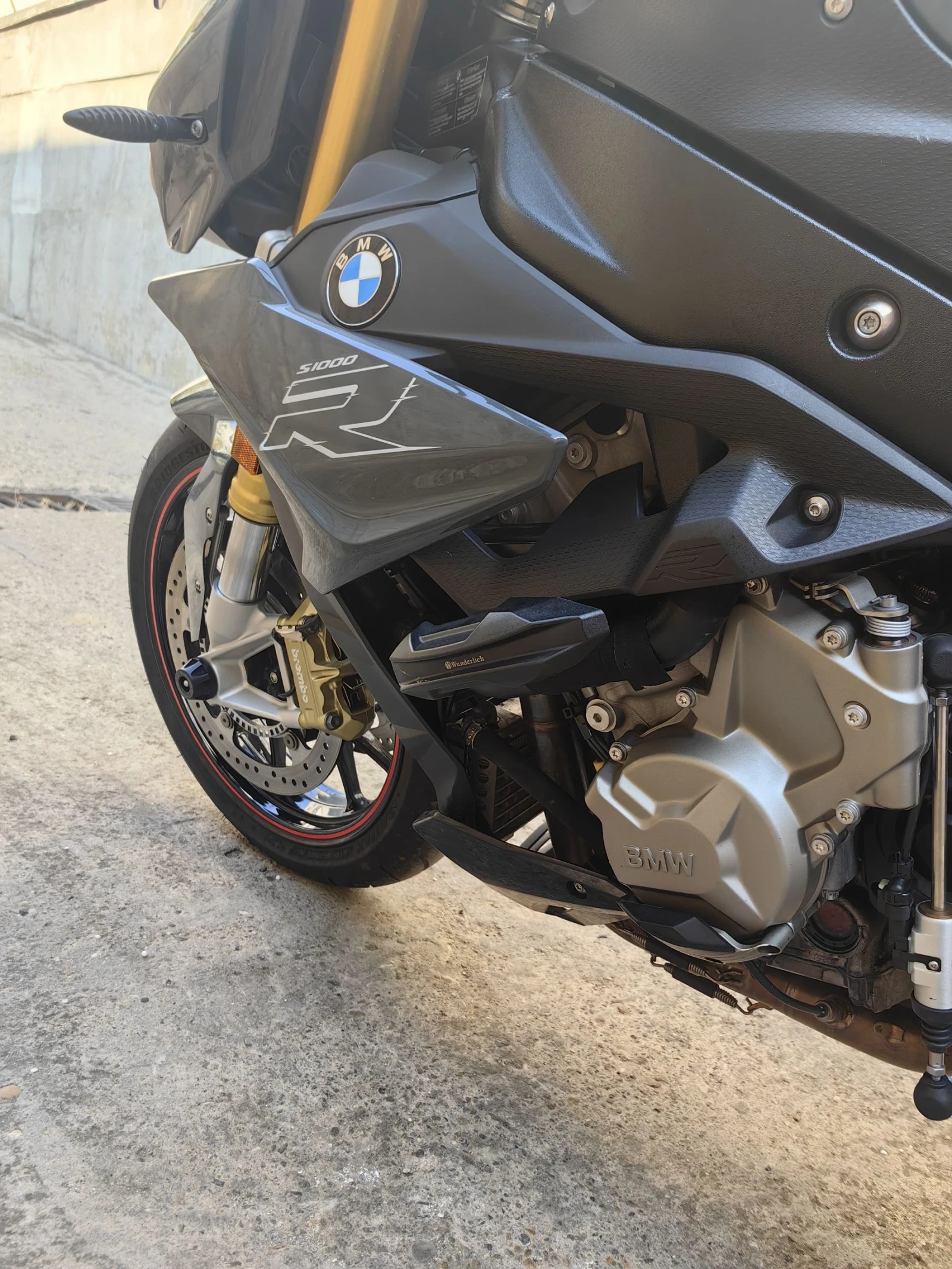 BMW S 1000R AKRAPOVIC - изображение 9