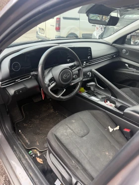 Hyundai Elantra 2022г табло комплект с air bag волан и колани, снимка 1