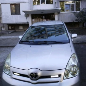Toyota Corolla verso, снимка 2