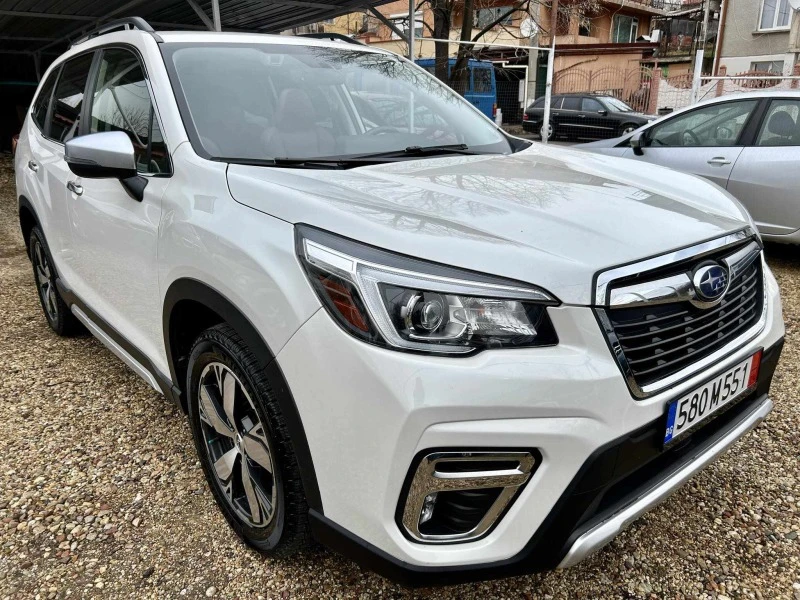 Subaru Forester 2.5i AWD Touring Edition, снимка 2 - Автомобили и джипове - 52696144