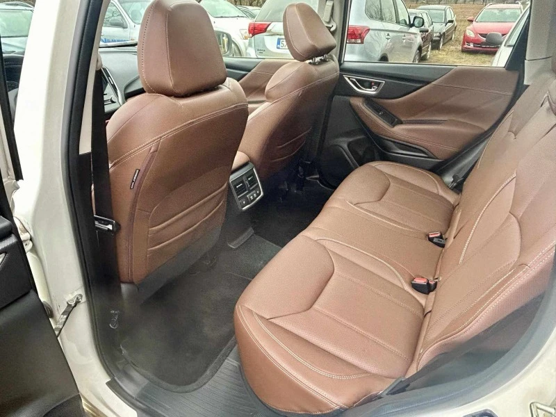Subaru Forester 2.5i AWD Touring Edition, снимка 9 - Автомобили и джипове - 52696144