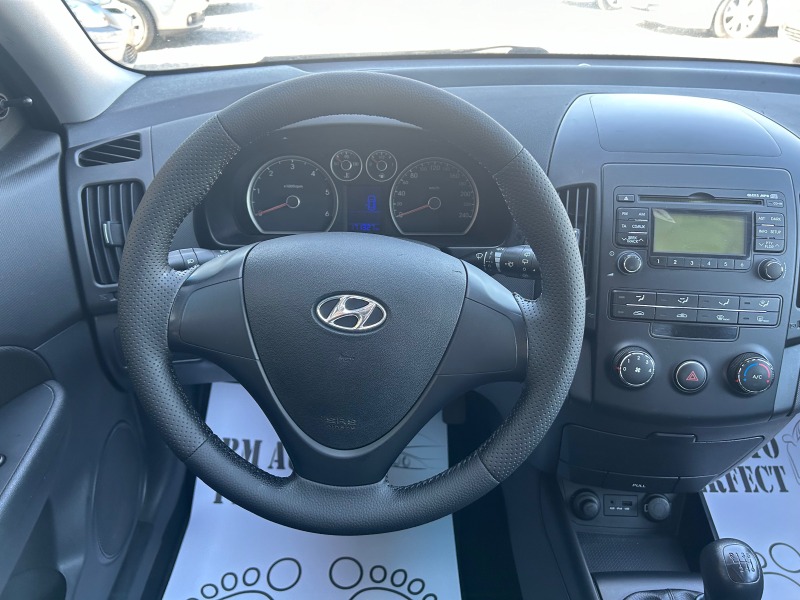 Hyundai I30 1.6 CRDI FIFA, снимка 12 - Автомобили и джипове - 46154611