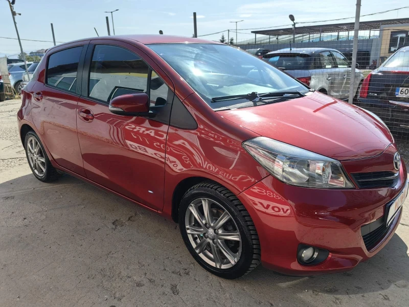 Toyota Yaris 1.33i-100к.с* Камера* Мулти Волан* 6-скорости* , снимка 5 - Автомобили и джипове - 47015769