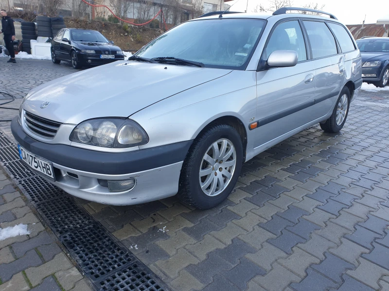 Toyota Avensis 2.0i, снимка 1 - Автомобили и джипове - 48574791