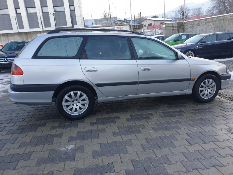 Toyota Avensis 2.0i, снимка 5 - Автомобили и джипове - 48574791