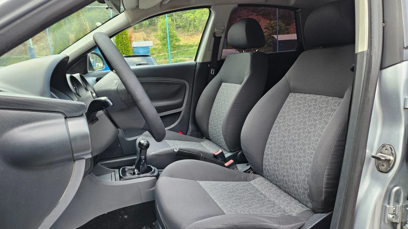 Seat Ibiza 1.4 Tdi Facelift/Klima, снимка 12 - Автомобили и джипове - 51188131