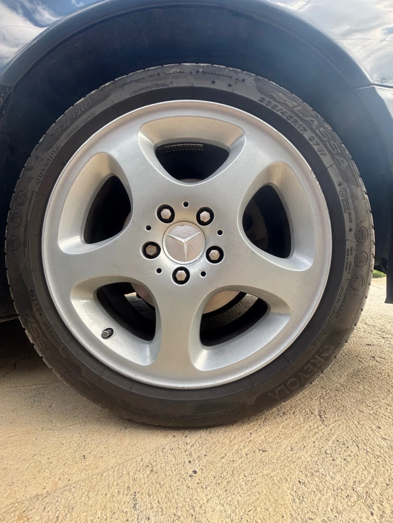 Mercedes-Benz E 220 E220 Договаряне, снимка 14 - Автомобили и джипове - 52569269