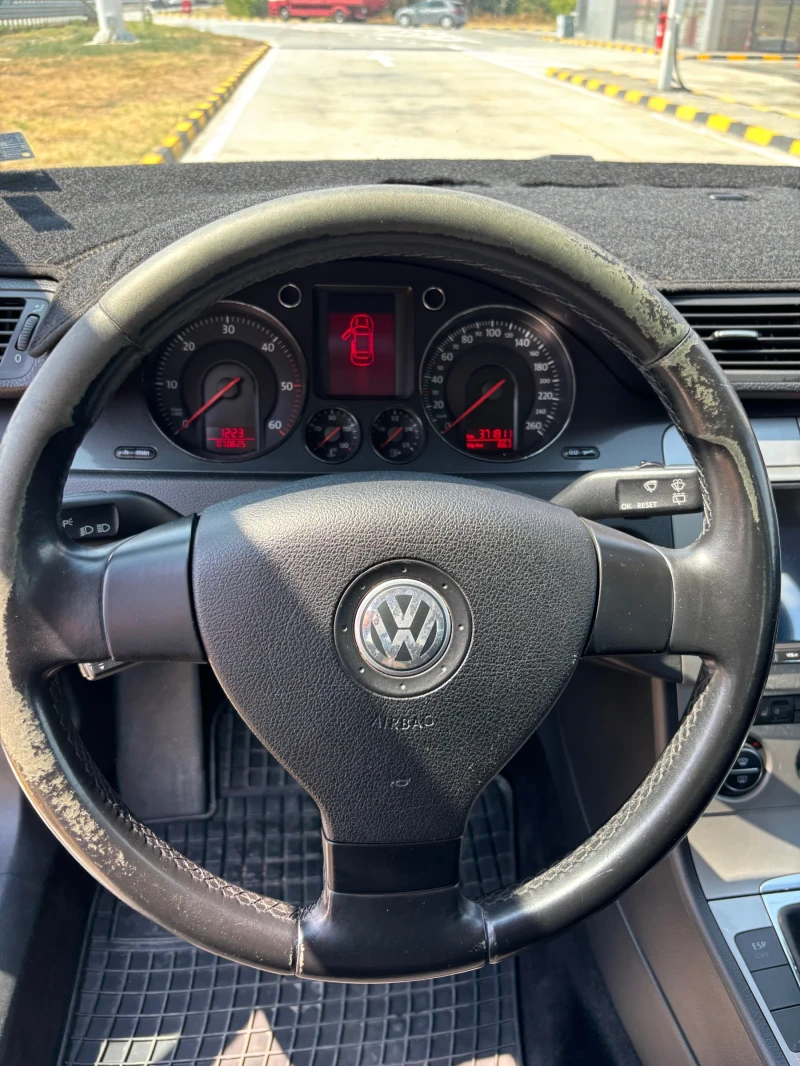 VW Passat 2.0 TDI, снимка 6 - Автомобили и джипове - 51751687