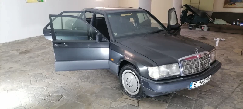 Mercedes-Benz 190 190.бензин Италия