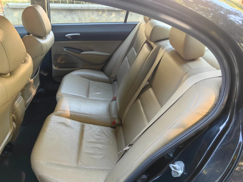 Honda Civic 1.3 Хибрид + Газ, снимка 8 - Автомобили и джипове - 51816485