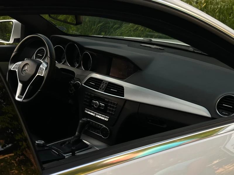 Mercedes-Benz C 350 C350 coupe AMG, снимка 4 - Автомобили и джипове - 51921307