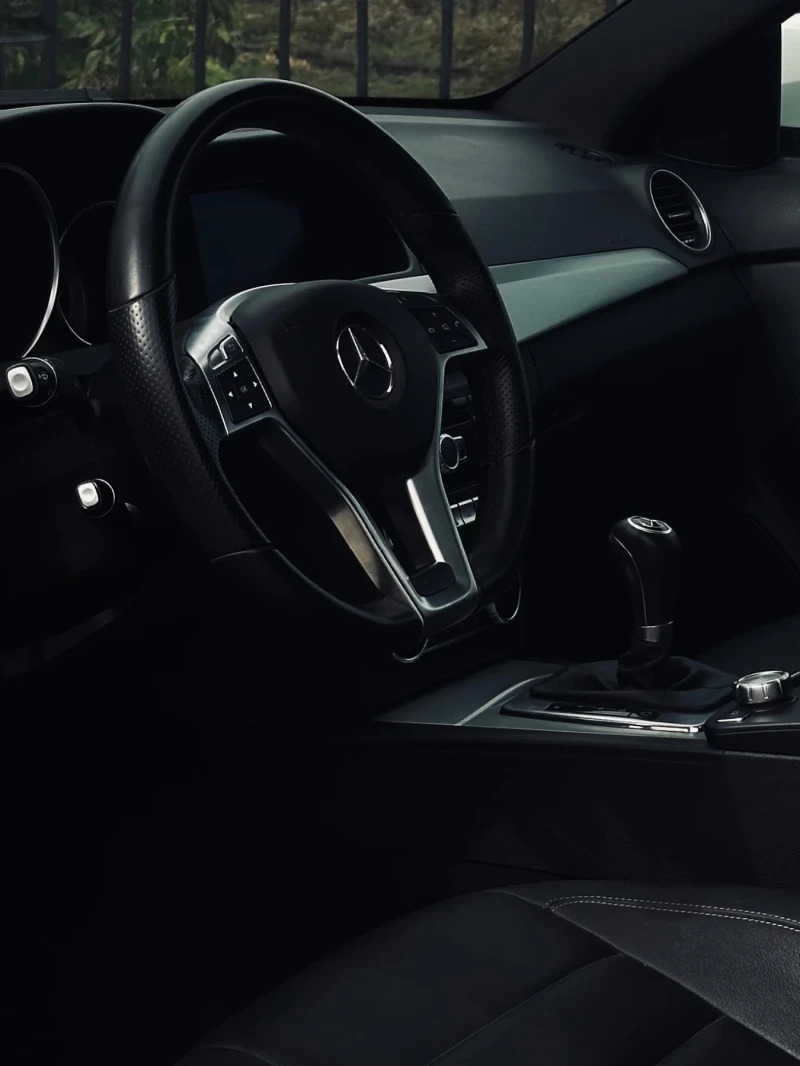 Mercedes-Benz C 350 C350 coupe AMG, снимка 5 - Автомобили и джипове - 51921307