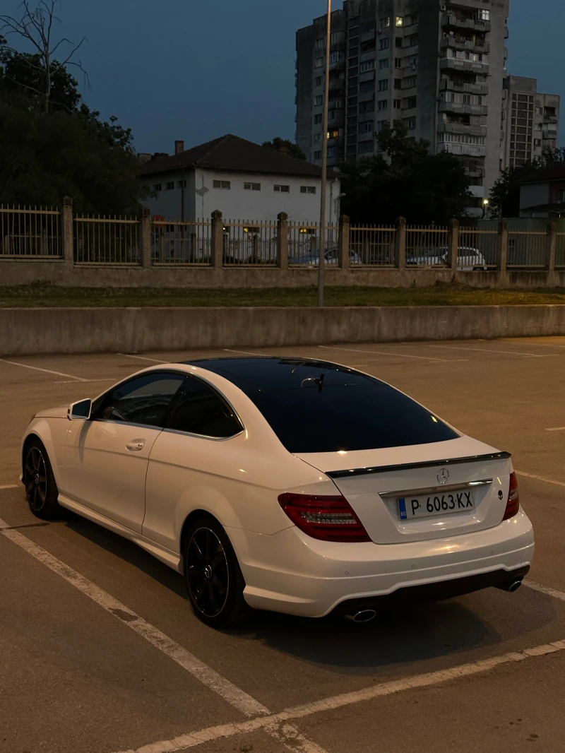 Mercedes-Benz C 350 C350 coupe AMG, снимка 16 - Автомобили и джипове - 51921307