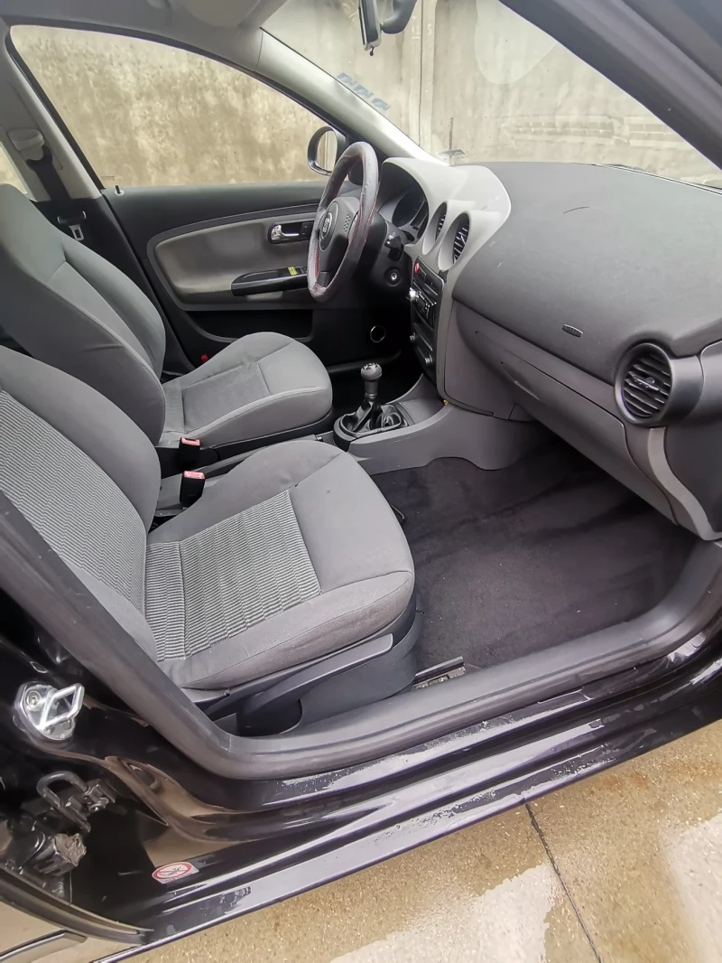 Seat Ibiza, снимка 16 - Автомобили и джипове - 52427126