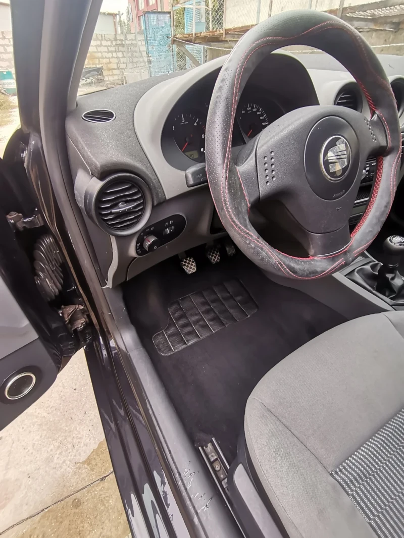 Seat Ibiza, снимка 8 - Автомобили и джипове - 52427126