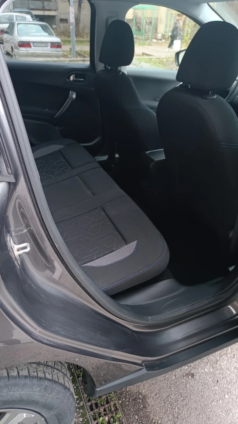 Peugeot 2008 1.2 бензин, снимка 11 - Автомобили и джипове - 52697222