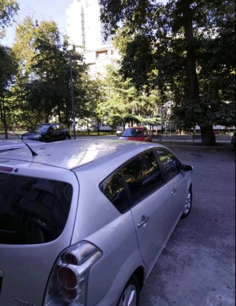 Toyota Corolla verso, снимка 4 - Автомобили и джипове - 52920613