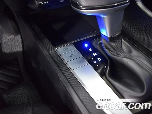 Hyundai Elantra, снимка 16 - Автомобили и джипове - 55847927